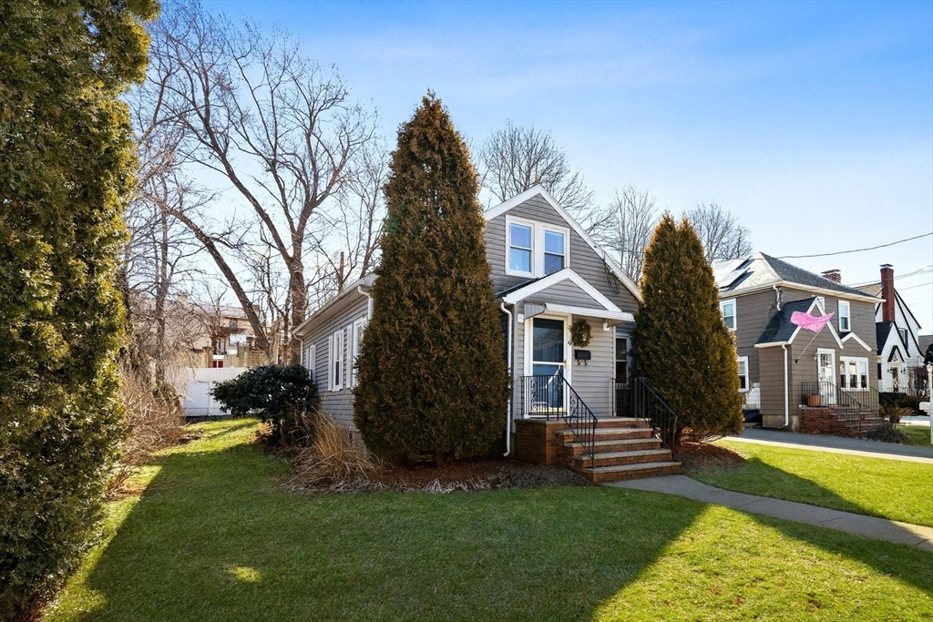 9 Wildwood Road Medford, MA 02155 - Photo 3 of 38