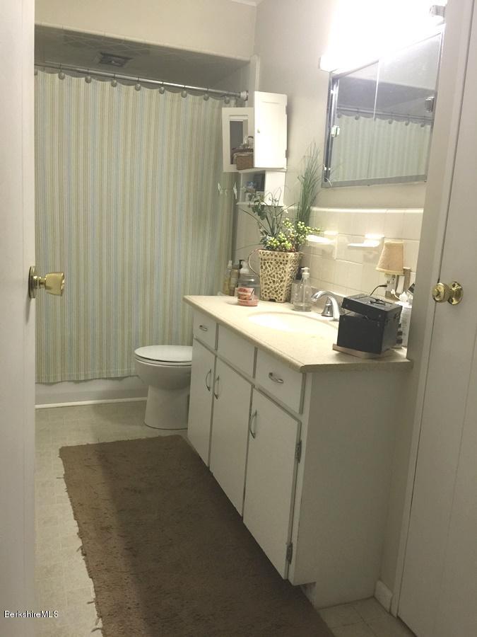 53 Melbourne Road Pittsfield, MA 01201 - Photo 7 of 12 bath
