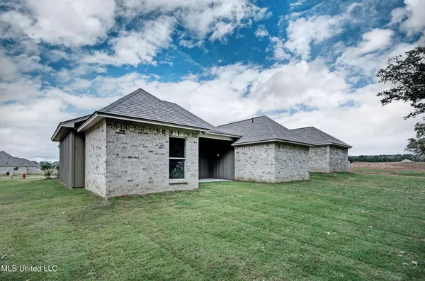 $349,900 | 343 Willow Way, Canton, MS 39046