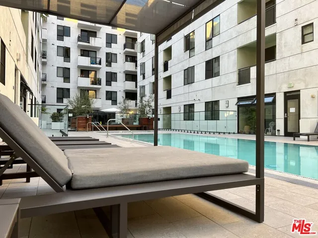 $3,200 | 1234 Wilshire Boulevard, Unit 403, Los Angeles, CA 90017