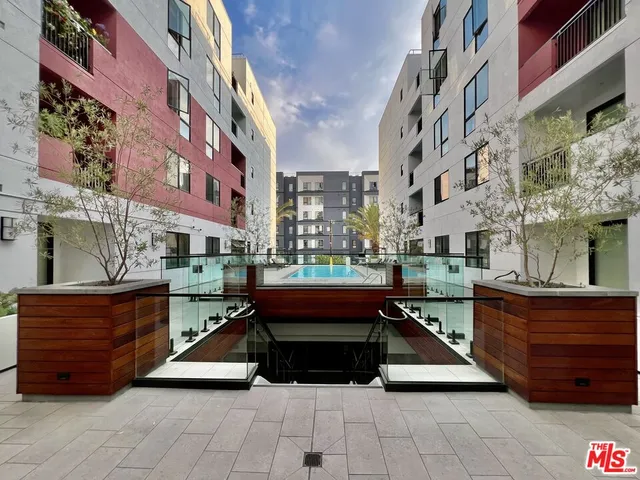 $3,200 | 1234 Wilshire Boulevard, Unit 403, Los Angeles, CA 90017