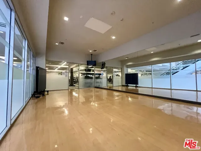 $3,200 | 1234 Wilshire Boulevard, Unit 403, Los Angeles, CA 90017