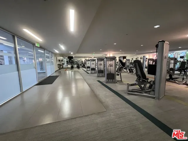 $3,200 | 1234 Wilshire Boulevard, Unit 403, Los Angeles, CA 90017