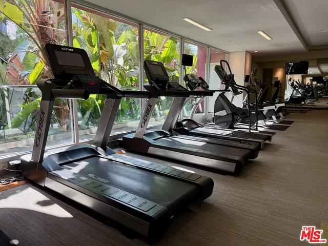 $3,200 | 1234 Wilshire Boulevard, Unit 403, Los Angeles, CA 90017