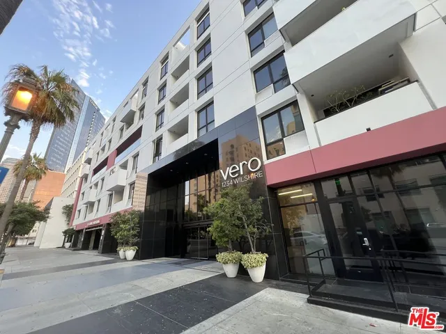 $3,200 | 1234 Wilshire Boulevard, Unit 403, Los Angeles, CA 90017