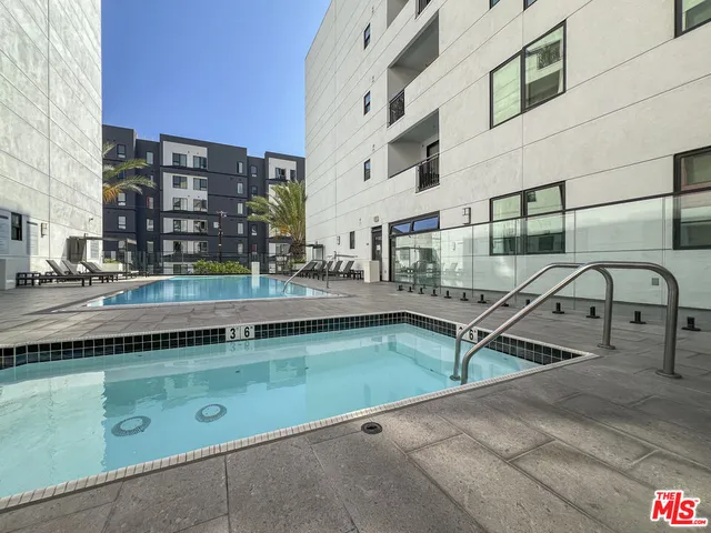 $3,200 | 1234 Wilshire Boulevard, Unit 403, Los Angeles, CA 90017