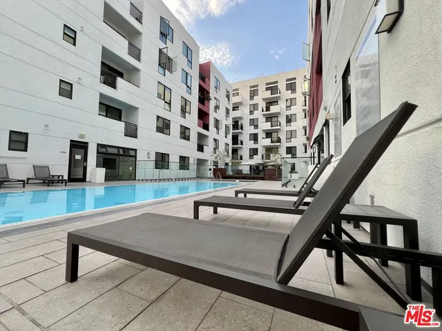$3,200 | 1234 Wilshire Boulevard, Unit 403, Los Angeles, CA 90017