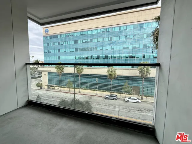 $3,200 | 1234 Wilshire Boulevard, Unit 403, Los Angeles, CA 90017