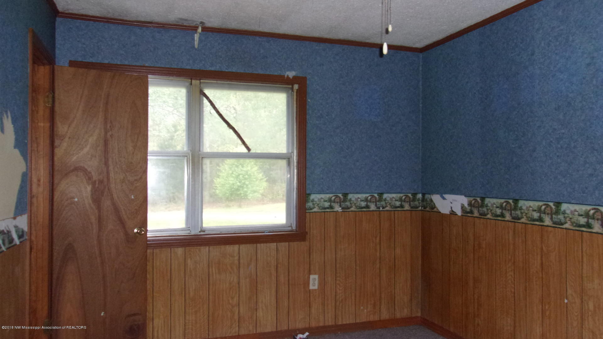 271 Lane Road Potts Camp, MS 38659 - Photo 9 of 14 KODAK Digital Still Camera