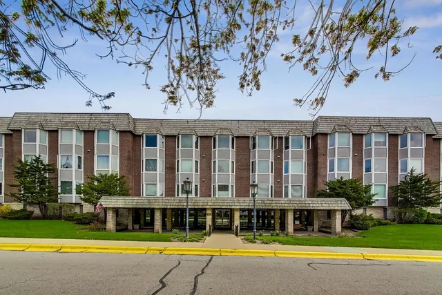 $265,000 | 201 Thames Parkway, Unit 2K, Park Ridge, IL 60068