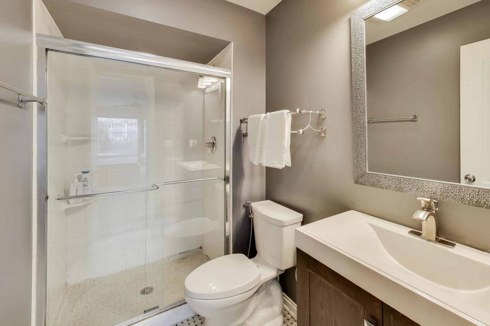 201 Thames Parkway, Unit 2K Park Ridge, IL 60068 - Photo 18 of 28