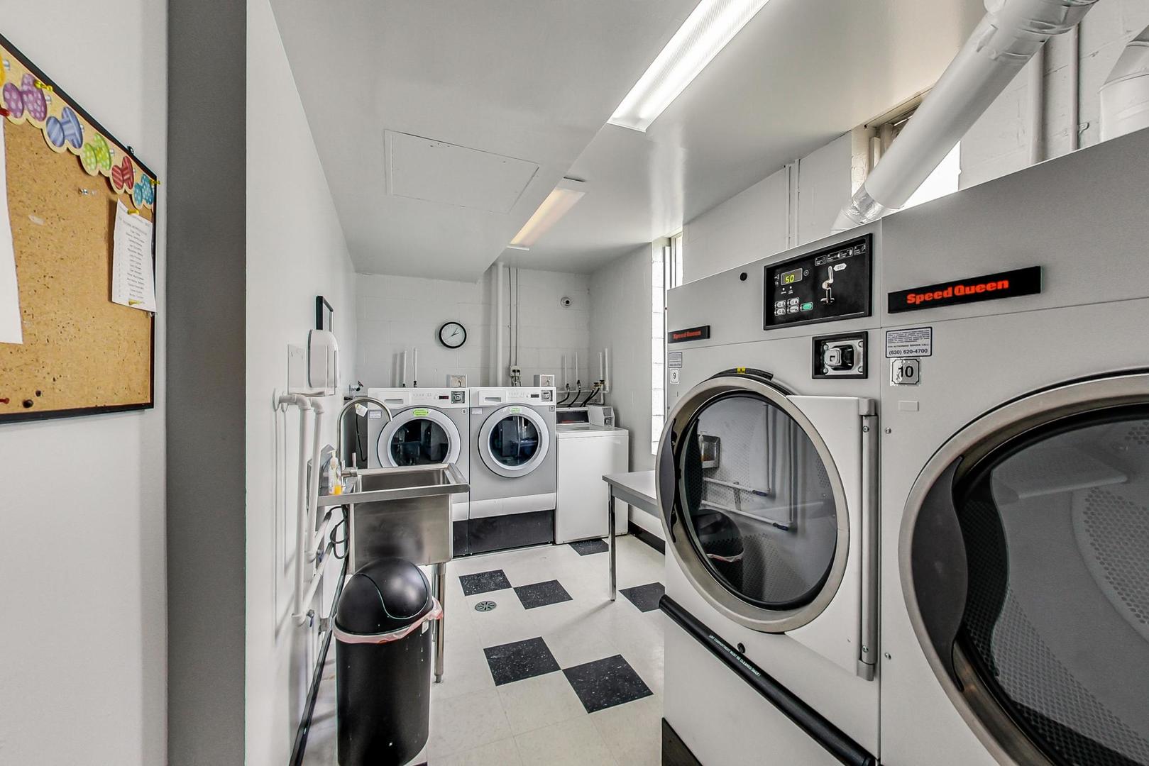 201 Thames Parkway, Unit 2K Park Ridge, IL 60068 - Photo 20 of 28