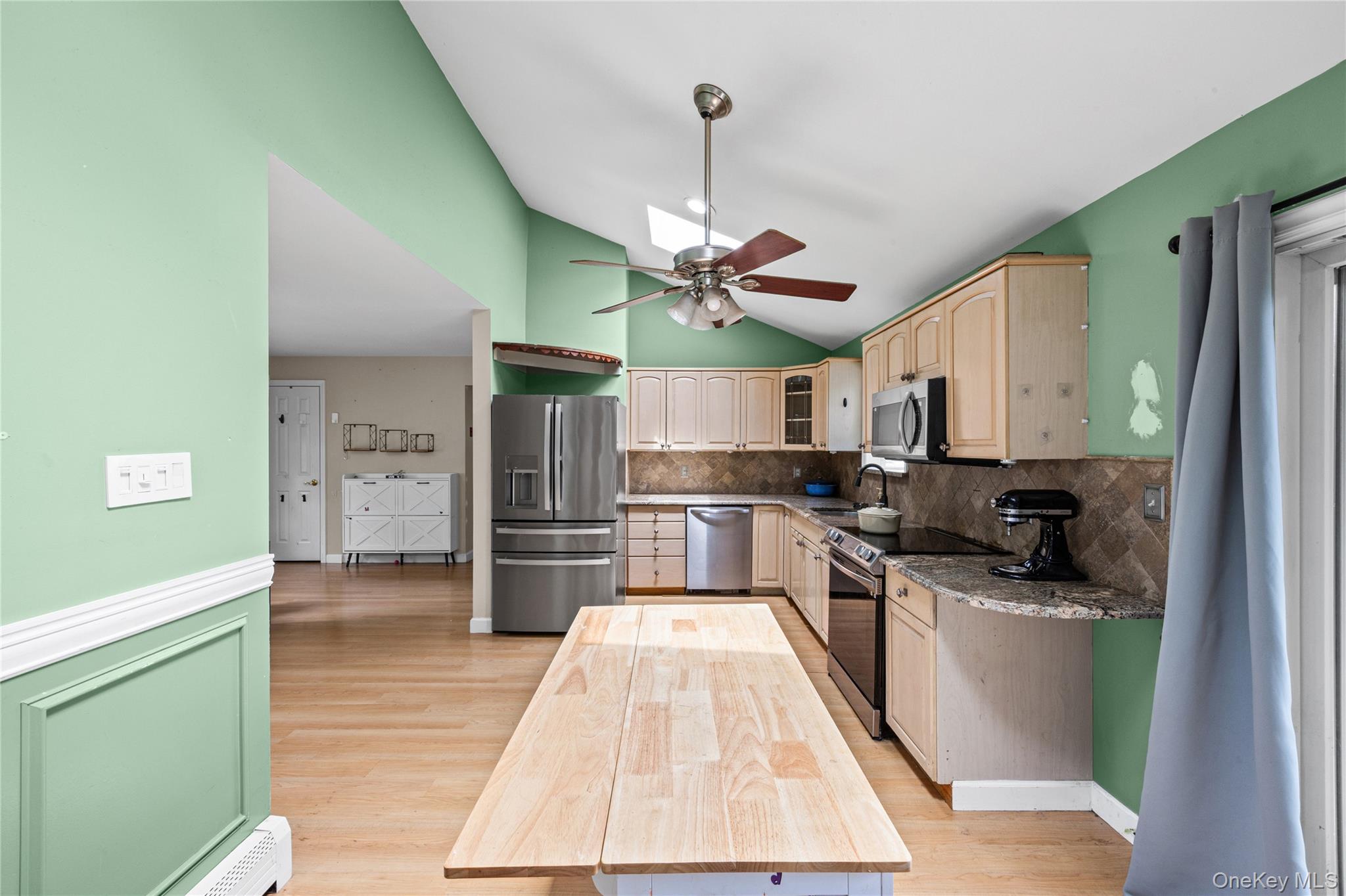 1023 Udall Road Bay Shore, NY 11706 - Photo 15 of 39 Gallery Image 15