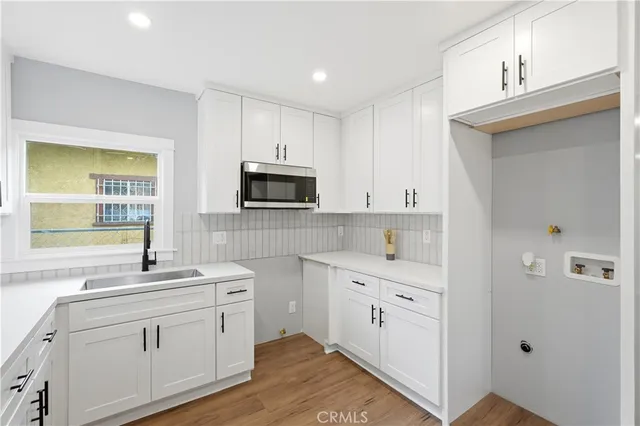 $672,222 | 401 East 61st Street, Los Angeles, CA 90003