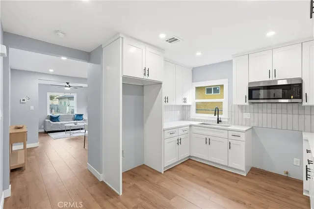 $672,222 | 401 East 61st Street, Los Angeles, CA 90003