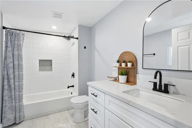 $672,222 | 401 East 61st Street, Los Angeles, CA 90003