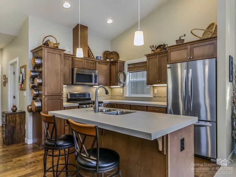20324 Chase Road Bend, OR 97702 - Photo 6 of 20 Additional Photo