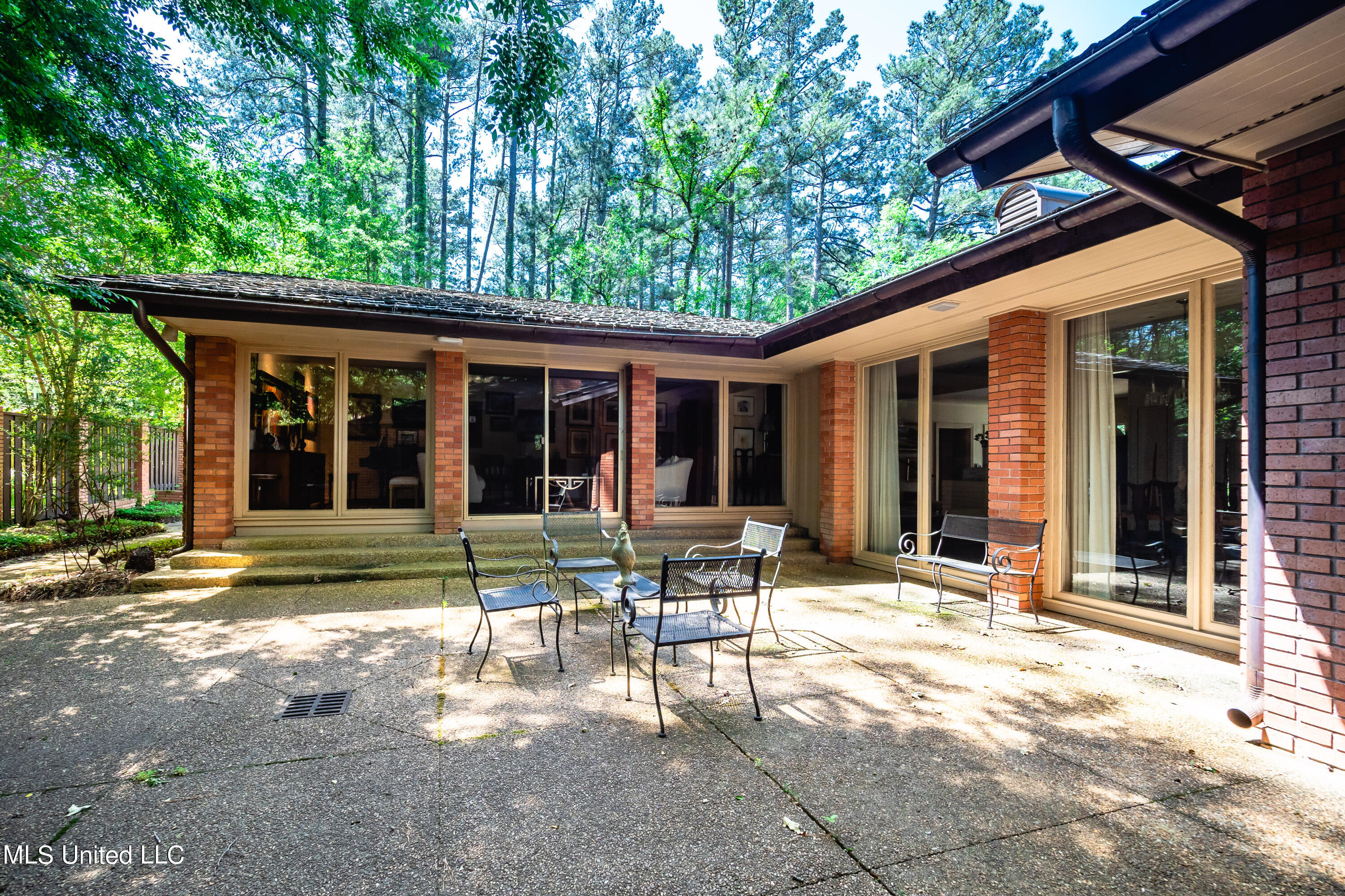 4218 East Ridge Drive Jackson, MS 39211 - Photo 33 of 39 P4190046