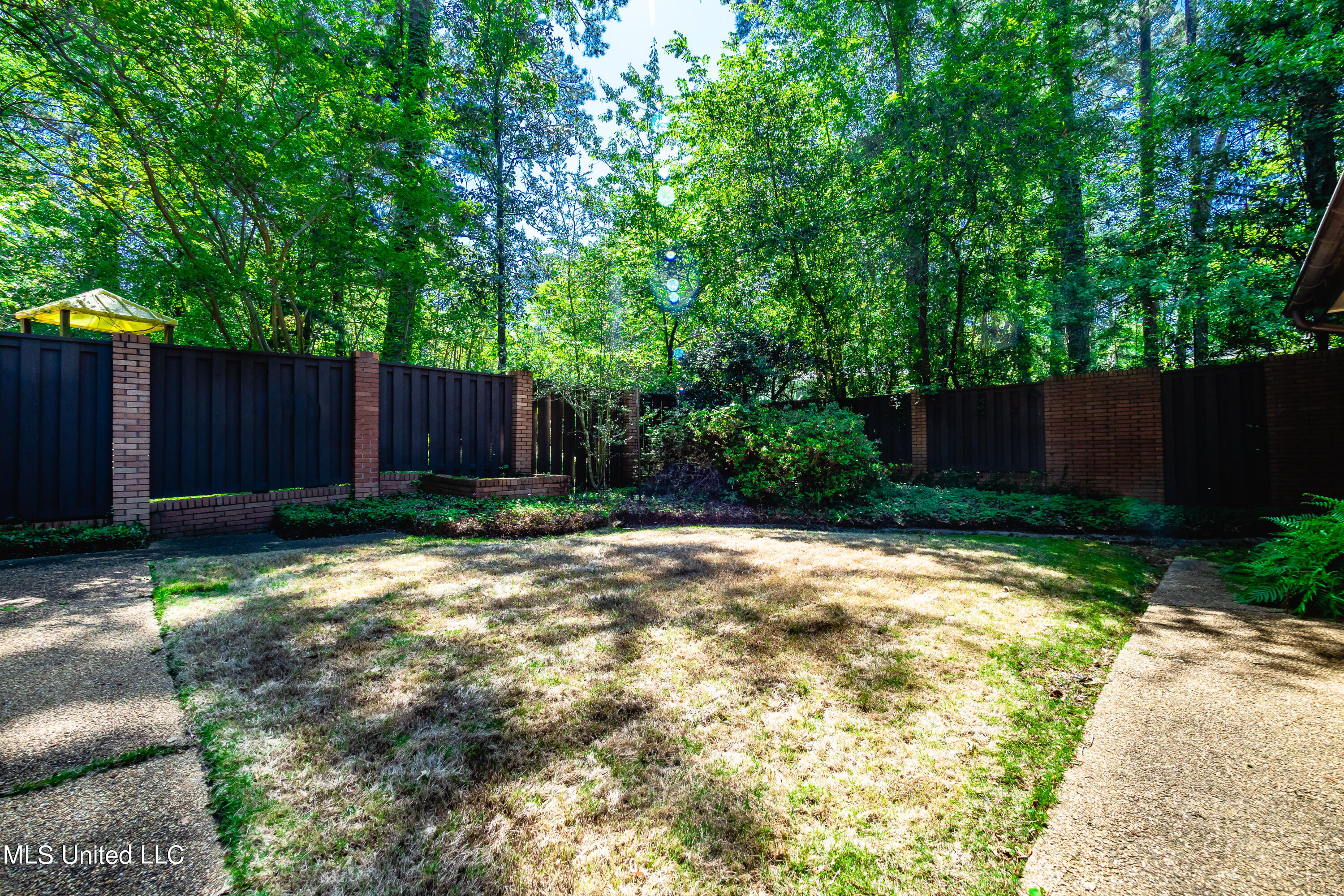 4218 East Ridge Drive Jackson, MS 39211 - Photo 36 of 39 P4190049