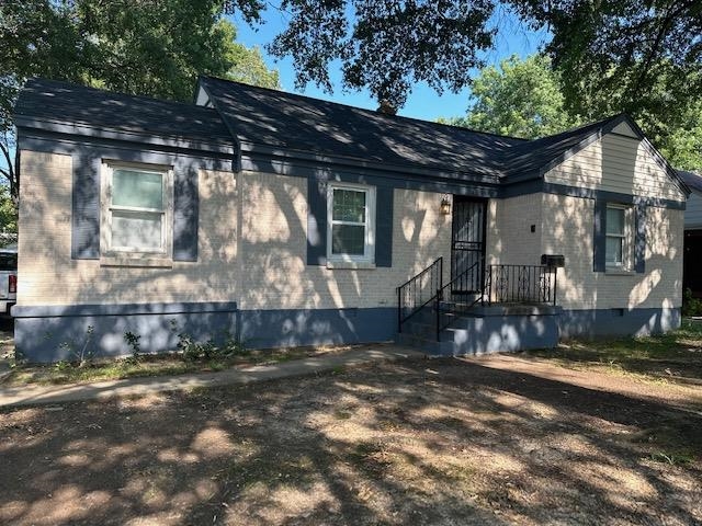 1010 Mt Vernon Road Memphis, TN 38111 - Photo 2 of 11 a front view of a house with a yard