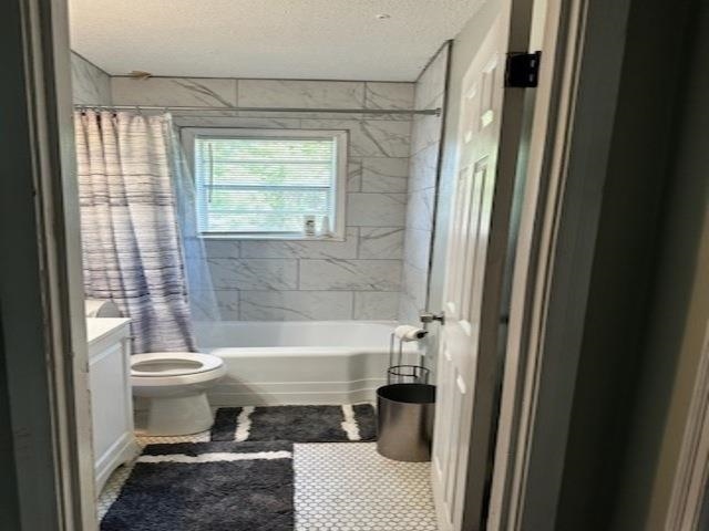1010 Mt Vernon Road Memphis, TN 38111 - Photo 5 of 11 a bath room with a toilet and a bath tub