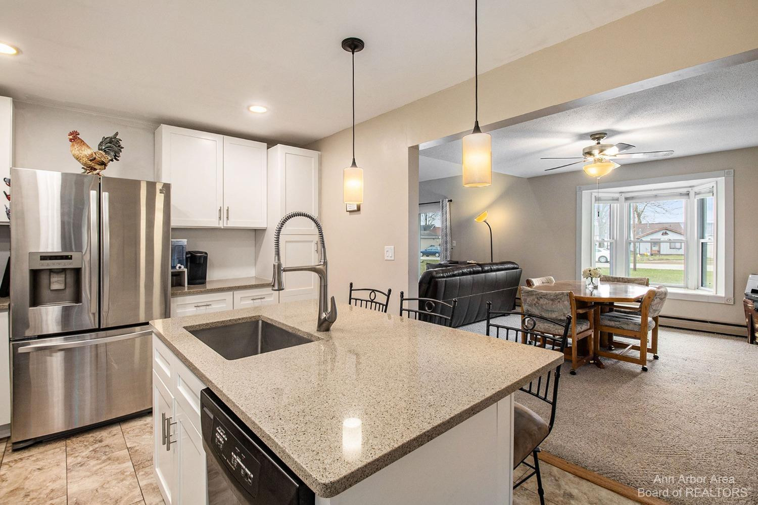 1125 Sarah Pinckney, MI 48169 - Photo 6 of 32 Photo 6