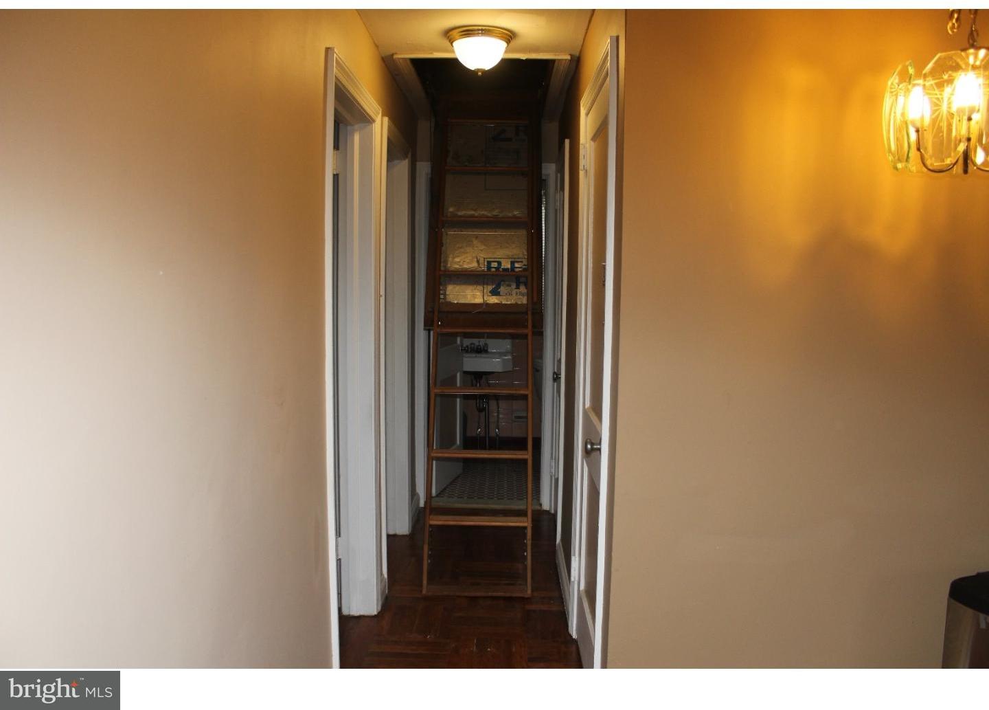 19 Ann Road Broomall, PA 19008 - Photo 7 of 12 Hallway