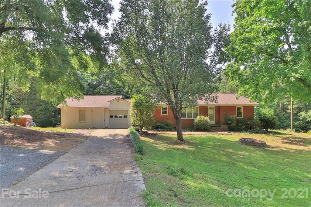 1041 State Rd S-13-35 Pageland, SC 29728 - Photo 1 of 30 Gallery Image 1