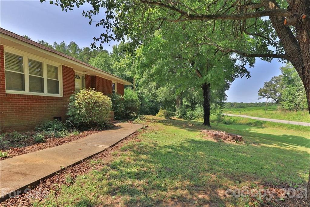 1041 State Rd S-13-35 Pageland, SC 29728 - Photo 4 of 30 Gallery Image 4