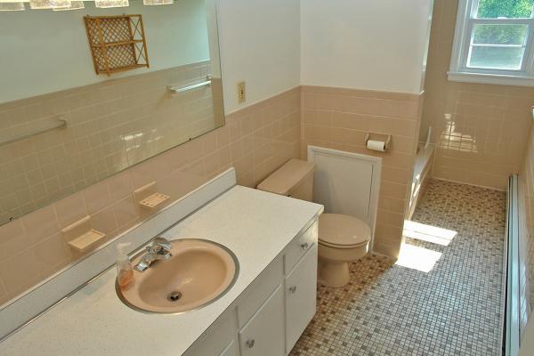 1916 Walmann Road Southwest Roanoke, VA 24018 - Photo 13 of 25 DSC00852
