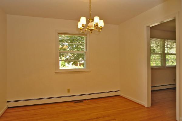 1916 Walmann Road Southwest Roanoke, VA 24018 - Photo 3 of 25 DSC00827
