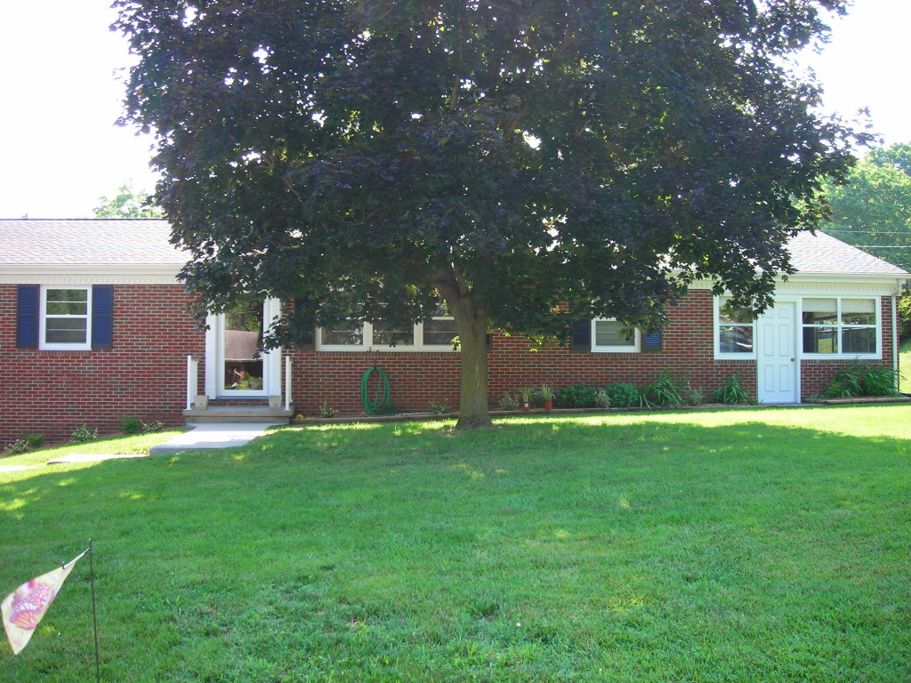 1916 Walmann Road Southwest Roanoke, VA 24018 - Photo 25 of 25 DSCN1082