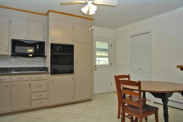 1916 Walmann Road Southwest Roanoke, VA 24018 - Photo 5 of 25 DSC00832