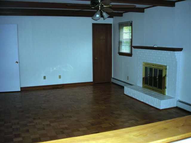 1916 Walmann Road Southwest Roanoke, VA 24018 - Photo 9 of 25 DSCN1285 (2)