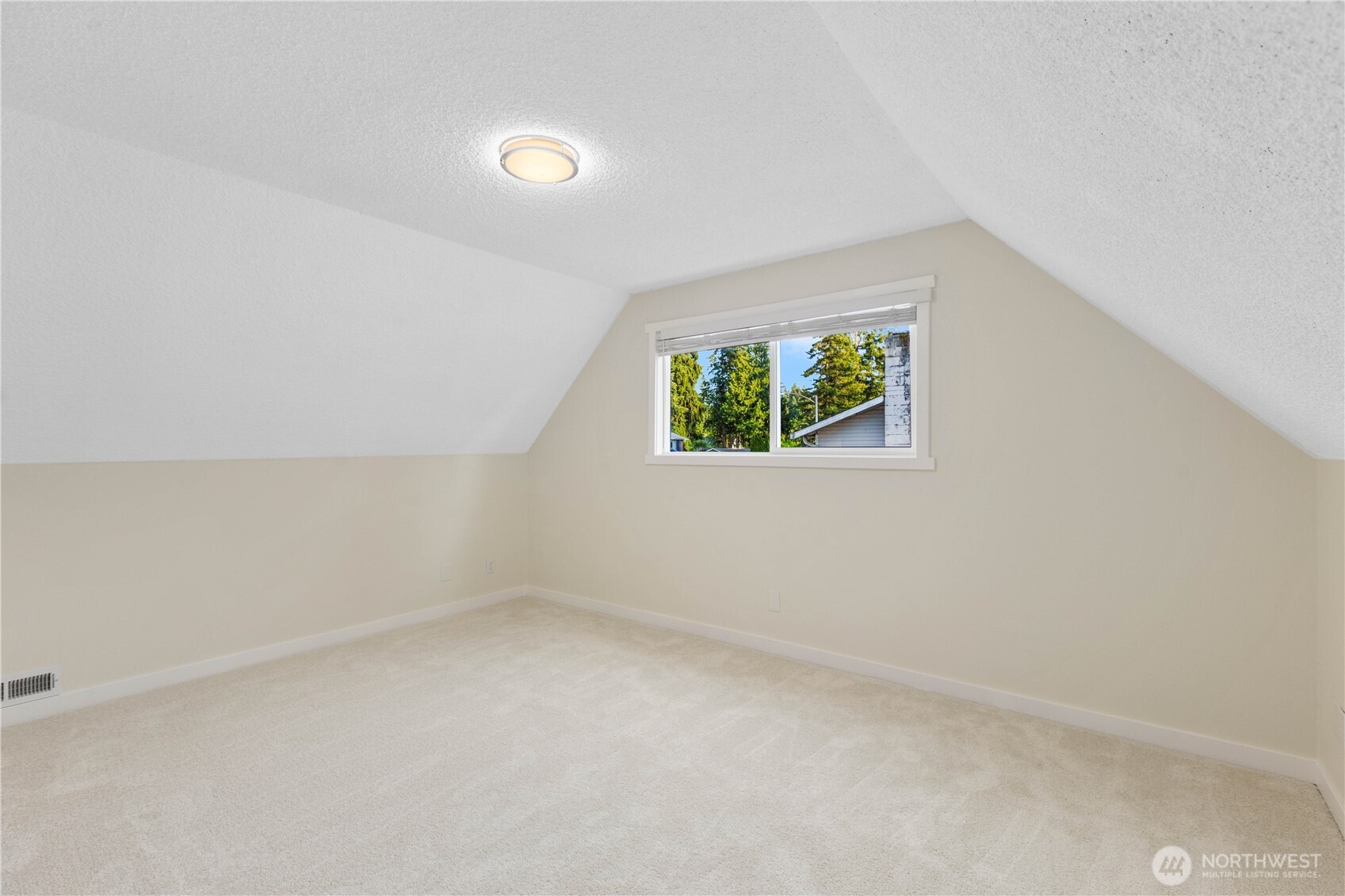 14009 145th Avenue Southeast Renton, WA 98059 - Photo 21 of 31