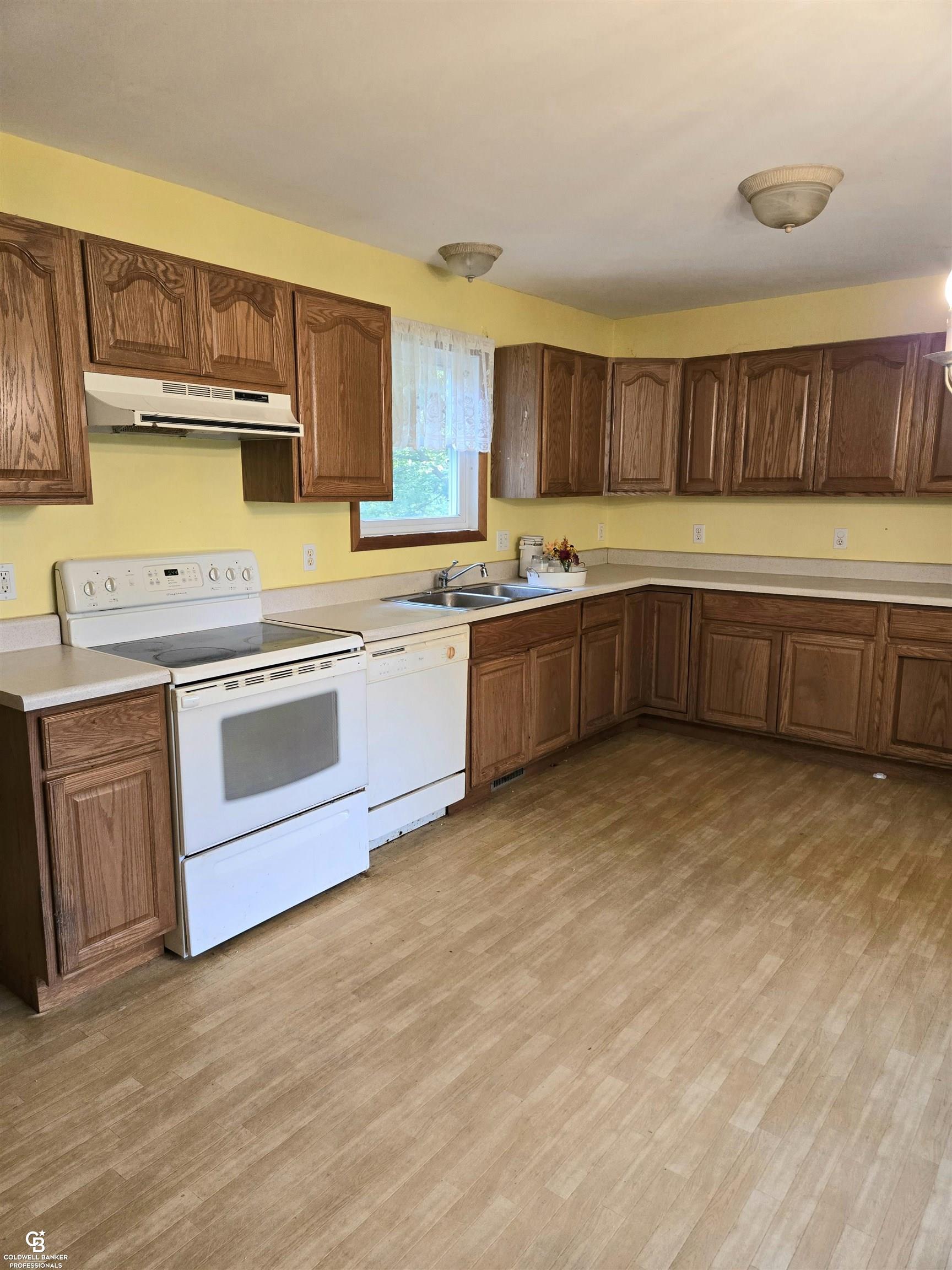 10097 Beckett Road Avoca, MI 48006 - Photo 13 of 20 50149698-88bde529-810b-48b3-8671-f563dc9133a7.JPG
