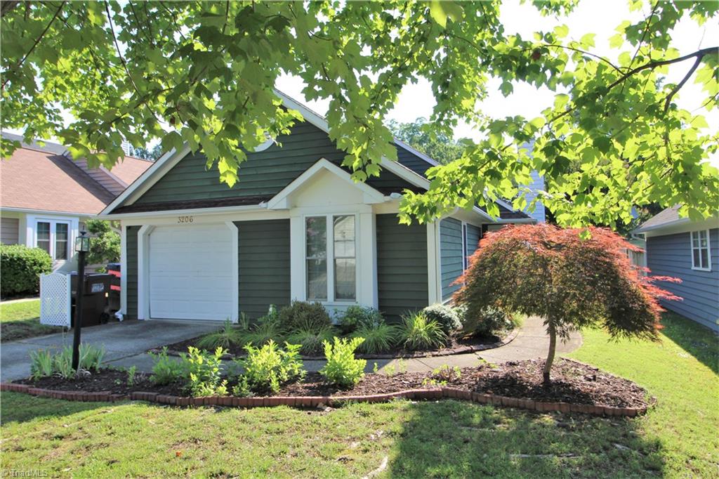 3206 Pipers Way High Point, NC 27265 - Photo 2 of 18