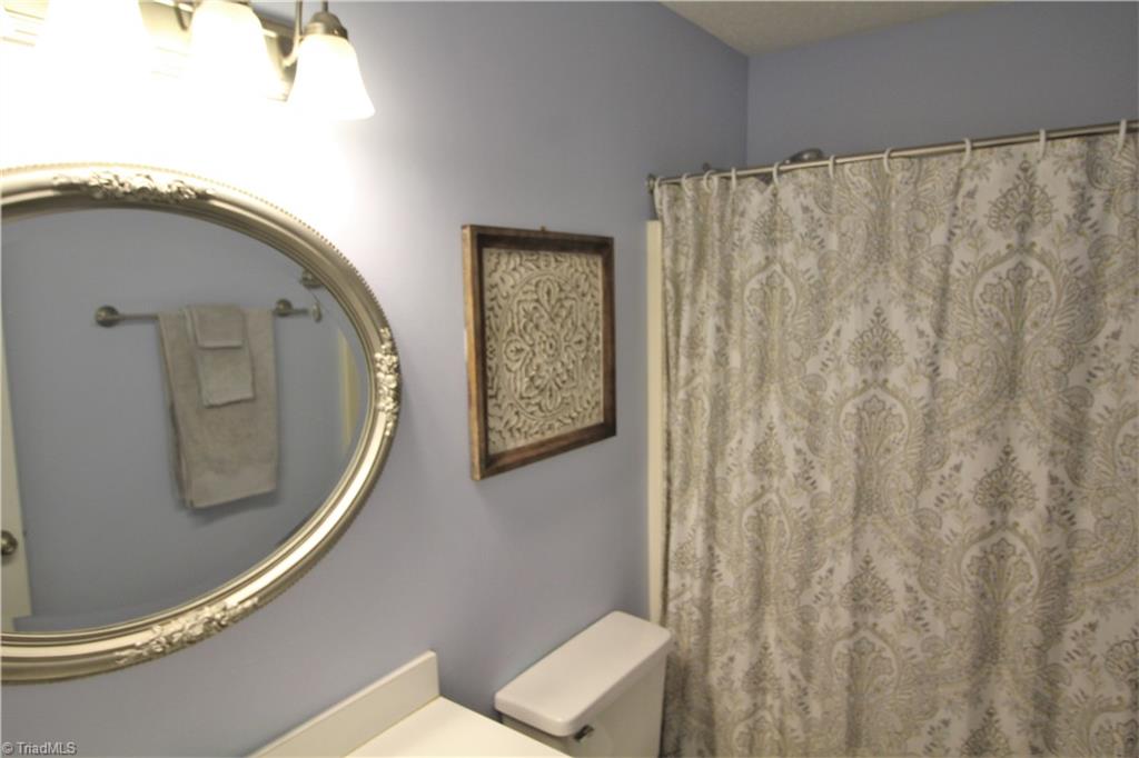 3206 Pipers Way High Point, NC 27265 - Photo 16 of 18