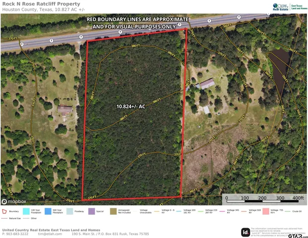 a black and white photo of a room