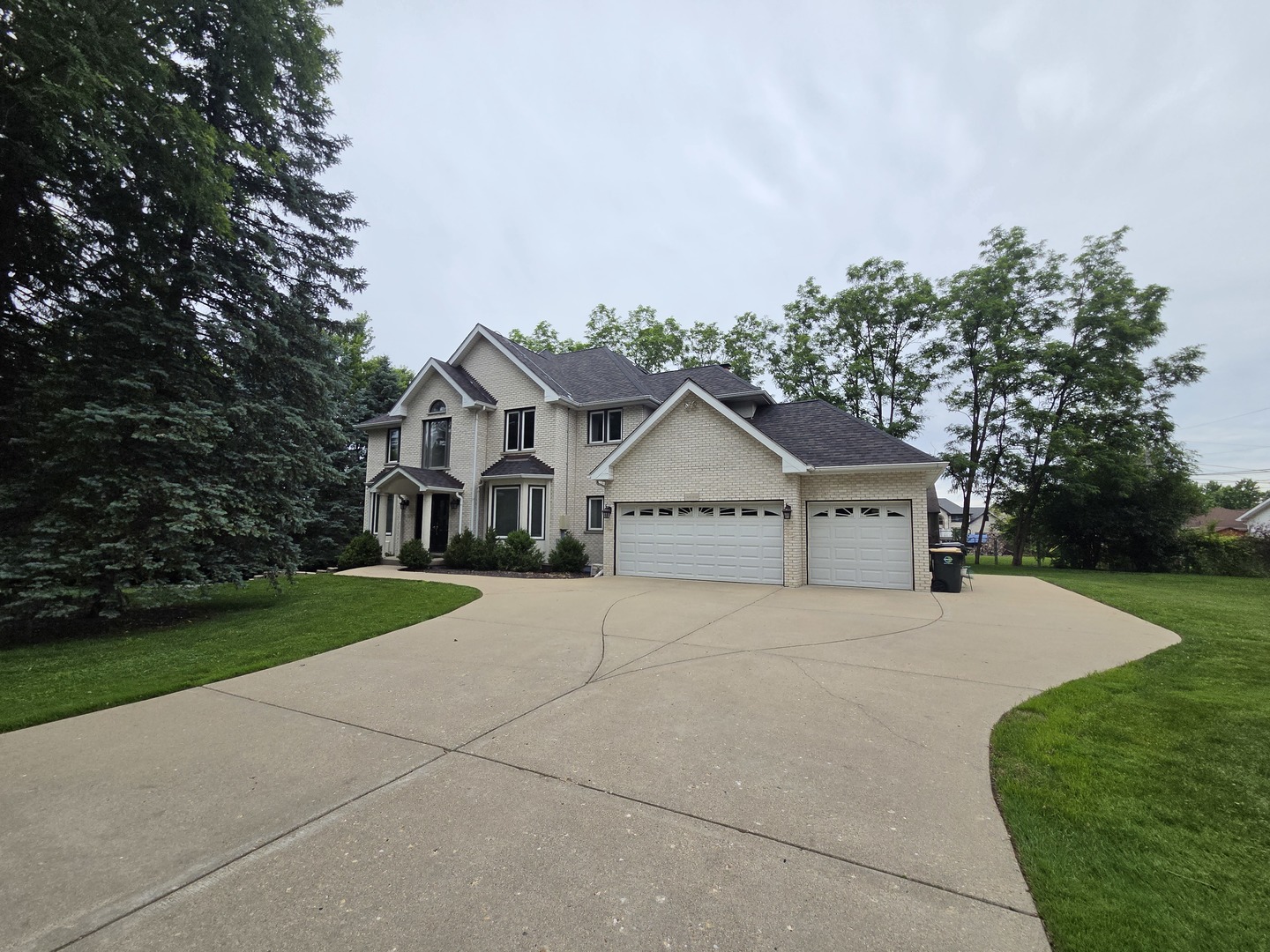 16W374 94th Street Burr Ridge, IL 60527 - Photo 3 of 5
