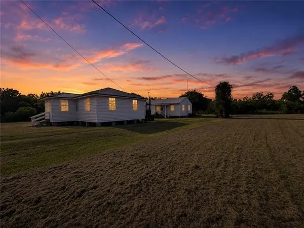 $180,000 | 37261 Highway 23, Buras, LA 70041