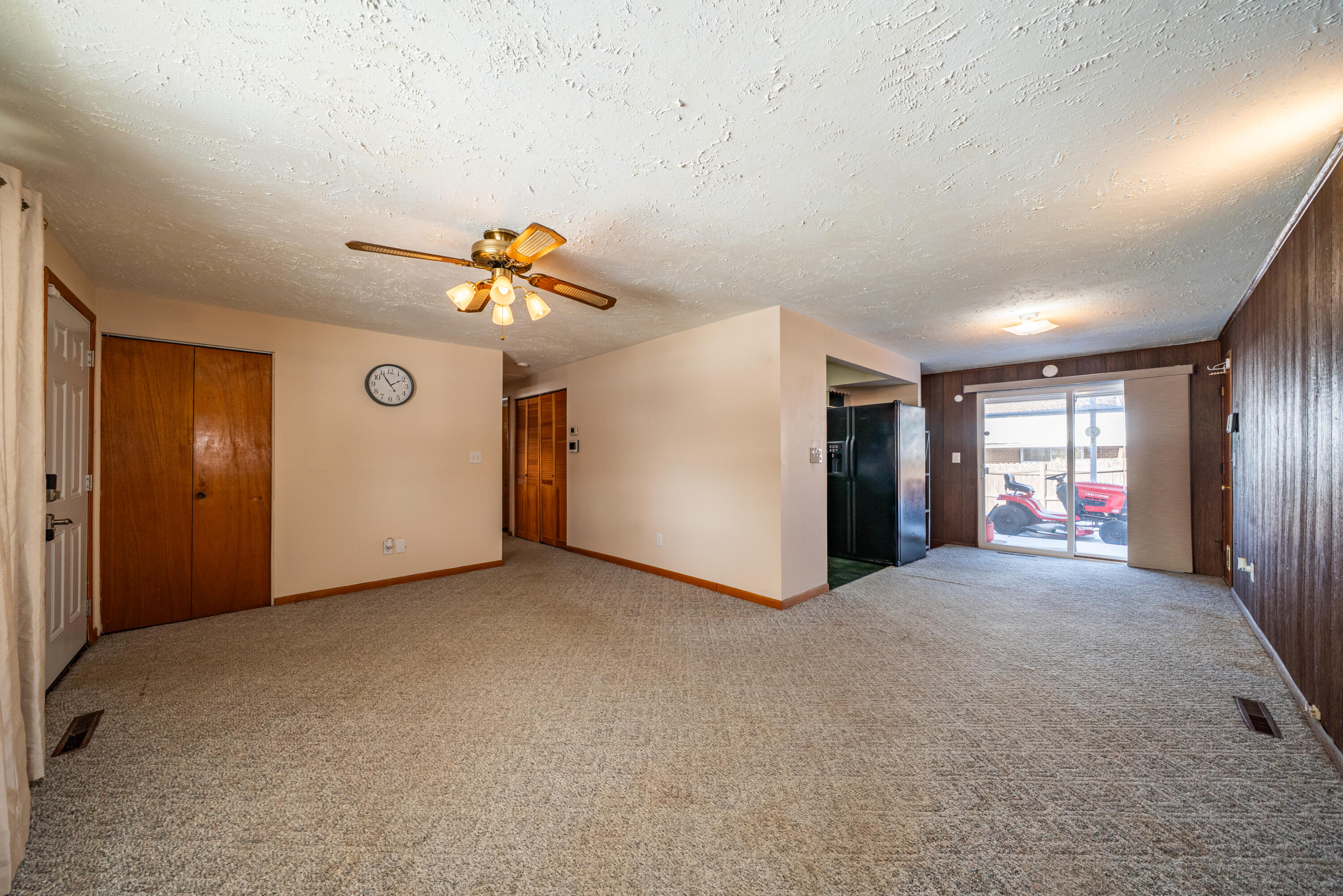 5201 Powell Road Dayton, OH 45424 - Photo 3 of 41