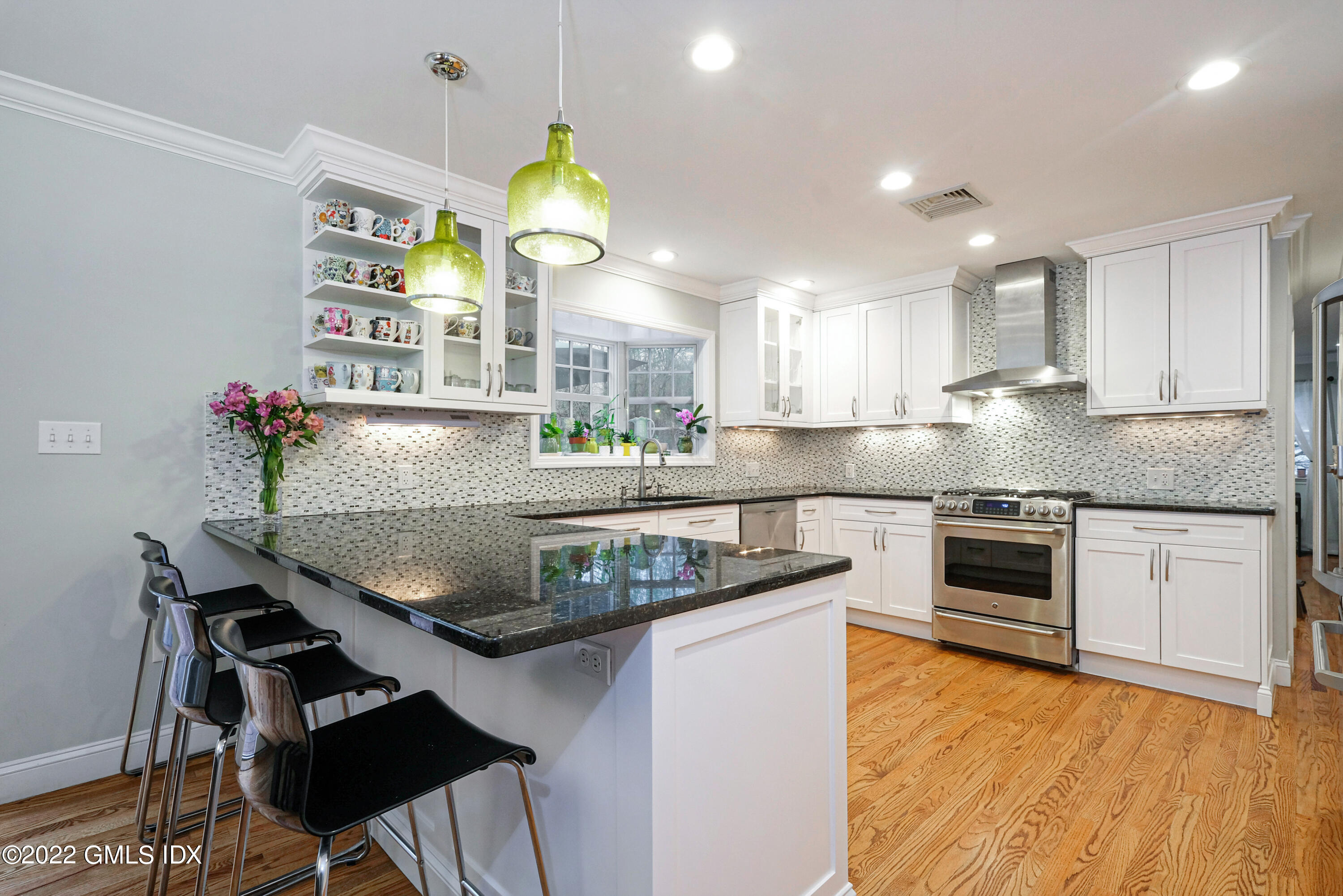 25 Griffith Road Riverside, CT 06878 - Photo 12 of 37 25 Griffith Rd Greenwich, CT (13 of 35)