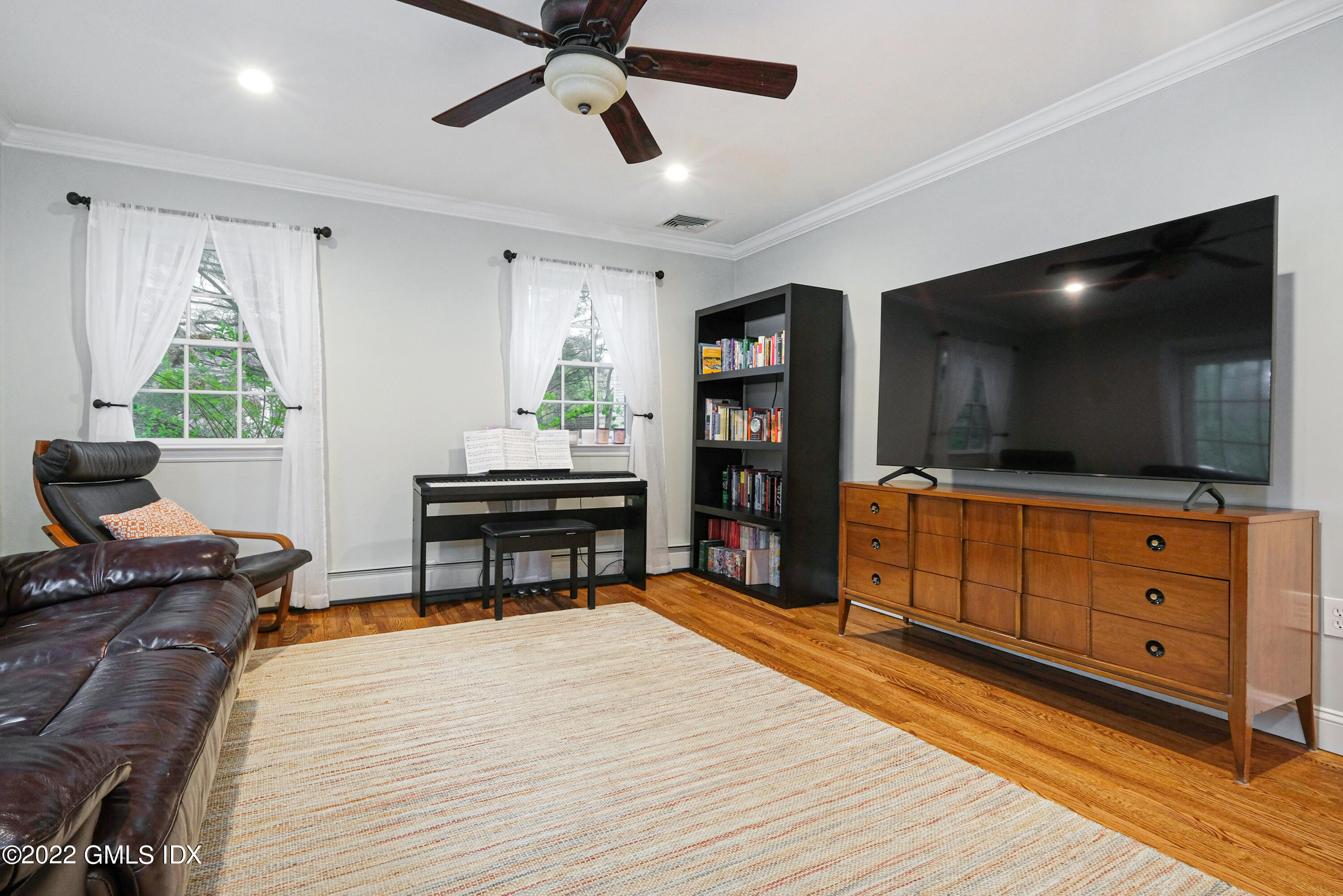 25 Griffith Road Riverside, CT 06878 - Photo 17 of 37 25 Griffith Rd Greenwich, CT (25 of 35)