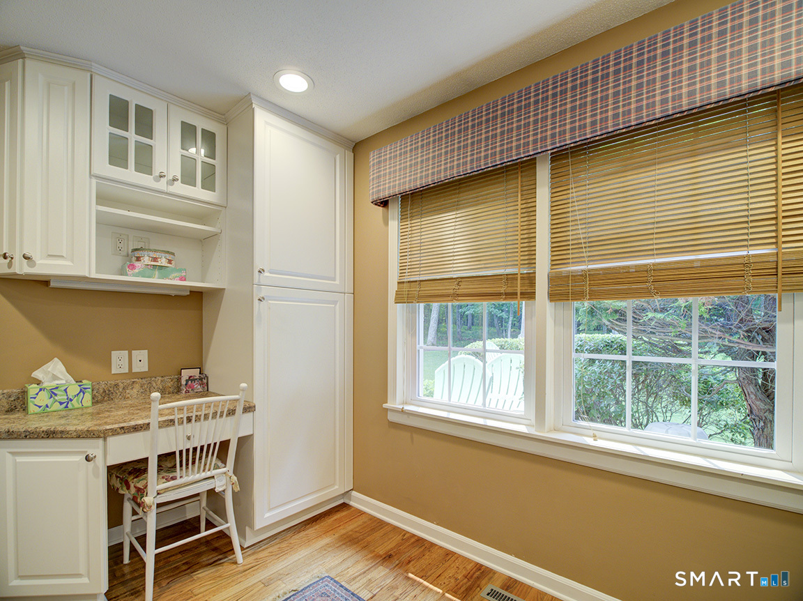 19 East Ridge Court Cheshire, CT 06410 - Photo 22 of 39 Built in desk area in laundry.