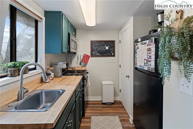 $219,000 | 24 Creekside Court, Unit A, Banner Elk, NC 28604