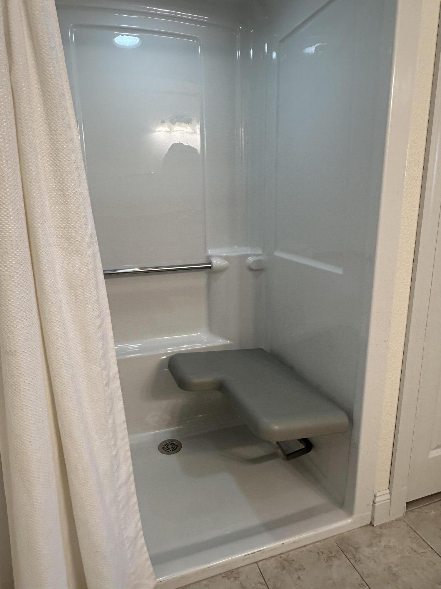 832 North 6th Street, Unit 321 Sheboygan, WI 53081 - Photo 15 of 30 Master Shower