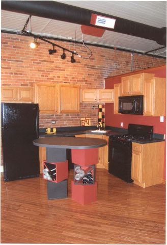 17 East Side Square, Unit WEST Canton, IL 61520 - Photo 4 of 9 Gallery Image 4
