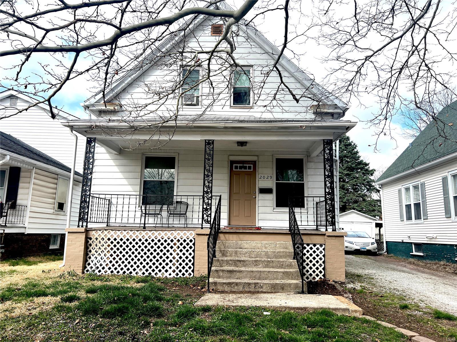 2029 South Spg St  
