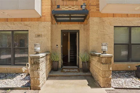 $599,000 | 644 East Bluff Street, Fort Worth, TX 76102
